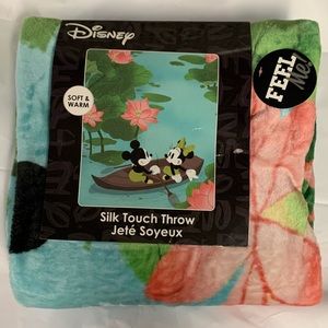 DISNEY MICKEY & MINNIE MOUSE Lilypond Silk Touch SOFT THROW BLANKET!